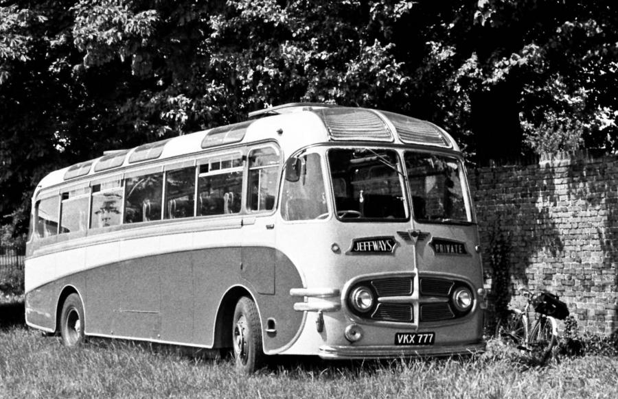  AEC Reliance MU3RV Plaxton Venturer (C41C) 1955 года  (UK) (фото 1 из 1)